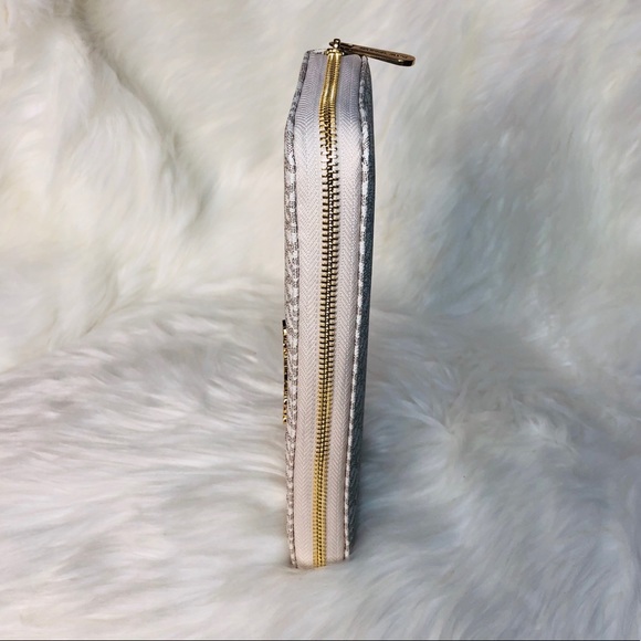 Michael Kors Jet Set Travel Large Leather Wallet - Picture 7 of 8